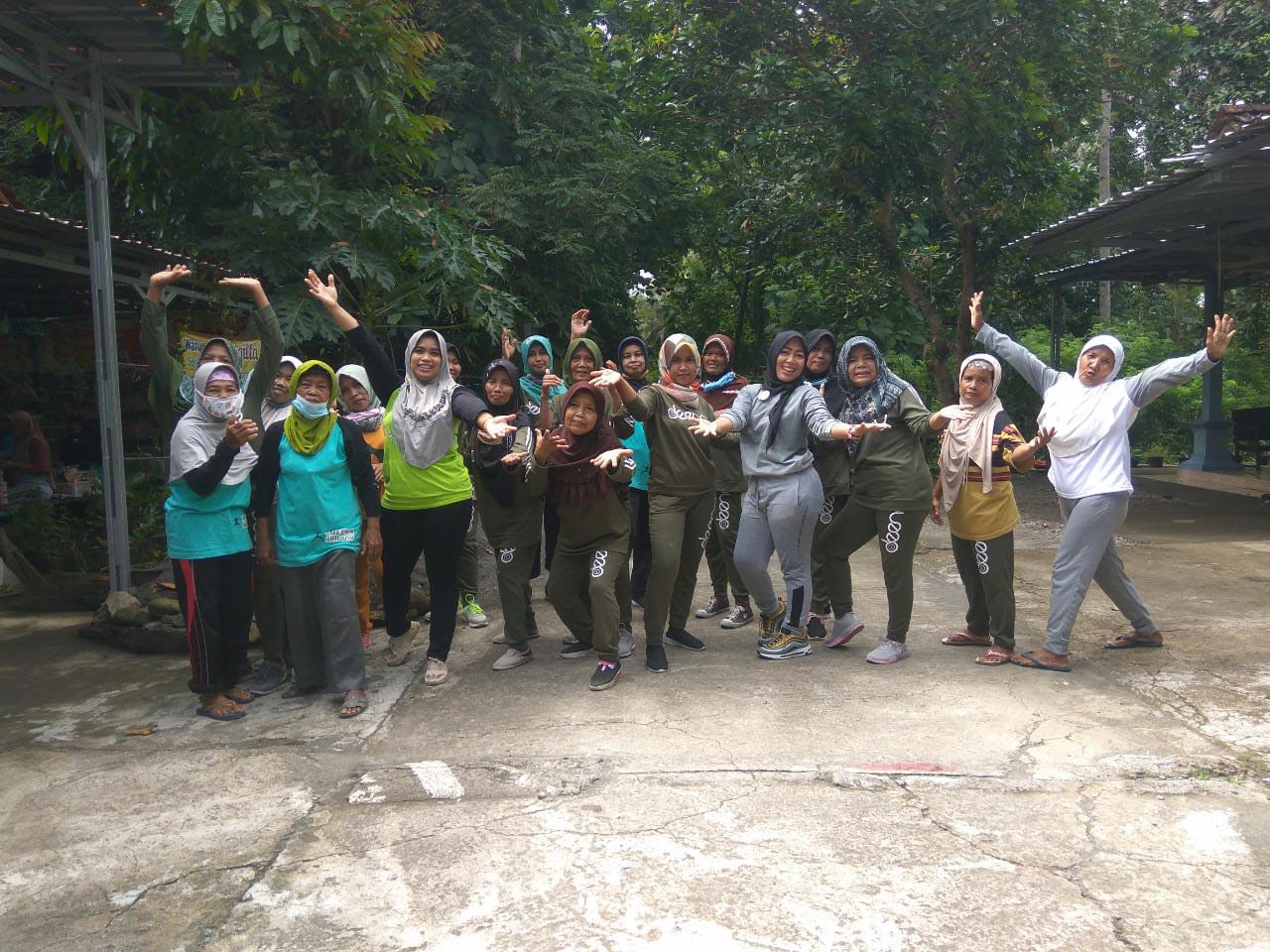 Warga RT 106 Sindon Lakukan Senam Rutin