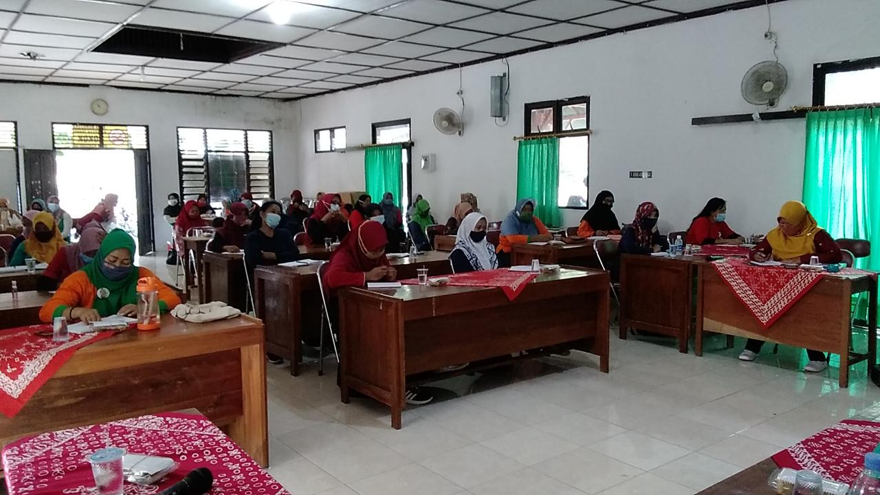 Pokja 2 TP PKK Hargorejo Menyiapkan Laporan UP2K