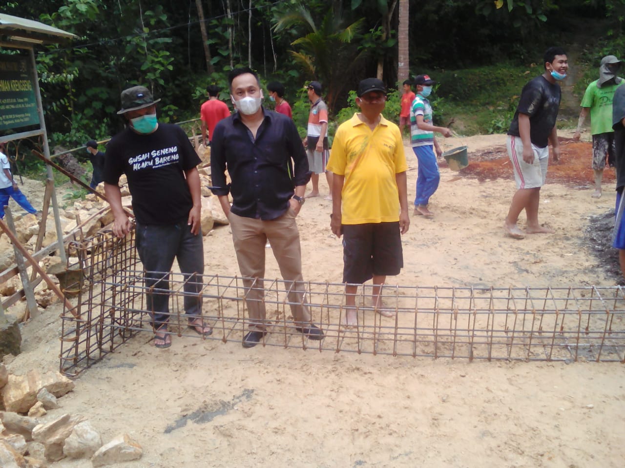 Lilik Syaiful Ahmad Mengikuti Kerja Bakti di Ponpes Yayasan Ar Rahman Krengseng
