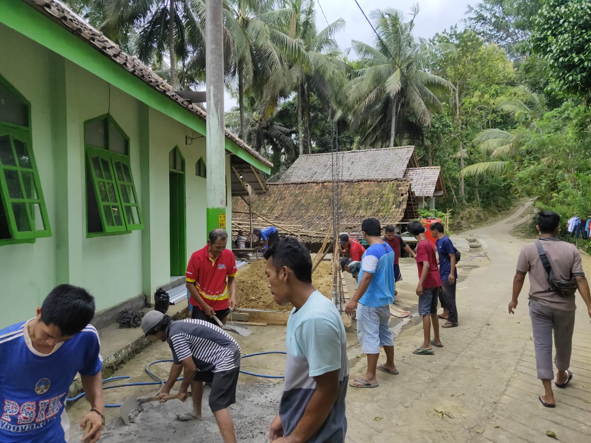 Semangat Warga Padukuhan Sangkrek Menyambut Bulan Ramadhan.