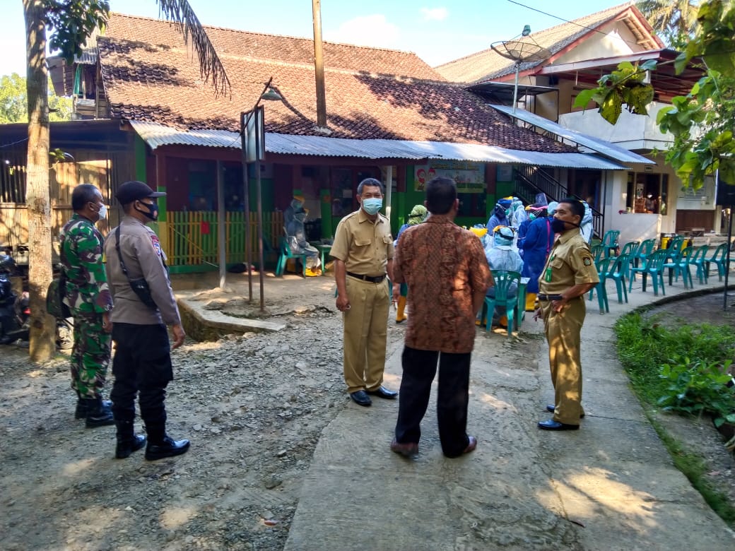 Swab Massal di Pondok Pesantren Nurul Quran