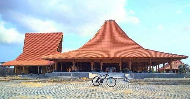 Mengenal Lebih Dekat Bangunan Joglo (2)